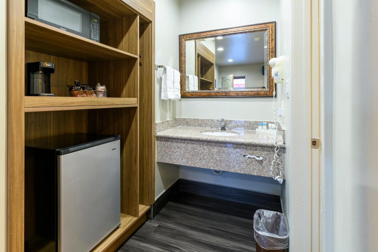 Hyland Inn Brea Εξωτερικό φωτογραφία
